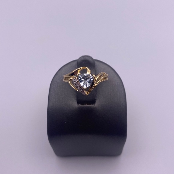 10k yellow gold white topaz and diamonds ring